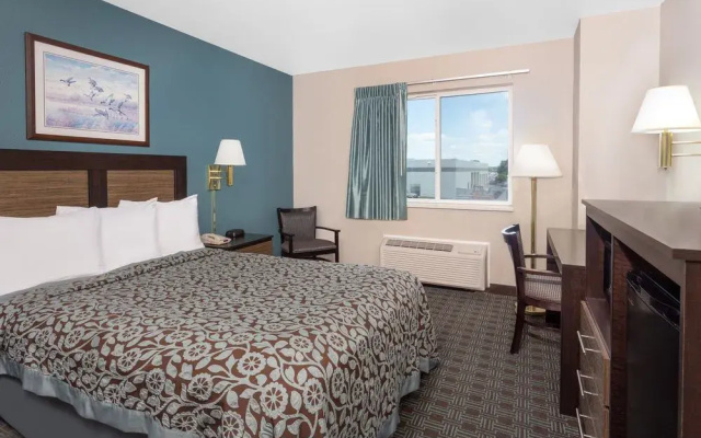 Days Inn by Wyndham Neenah
