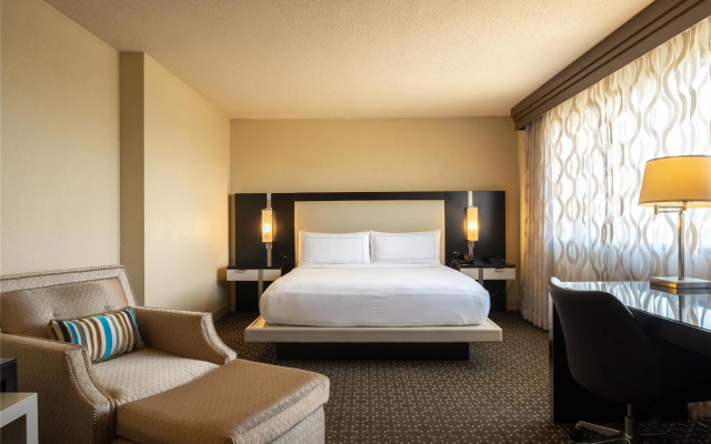 Doubletree by Hilton Houston Hobby Airport