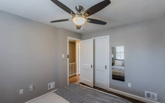 Beautiful 3br/2ba House with cozy backyard by CozySuites