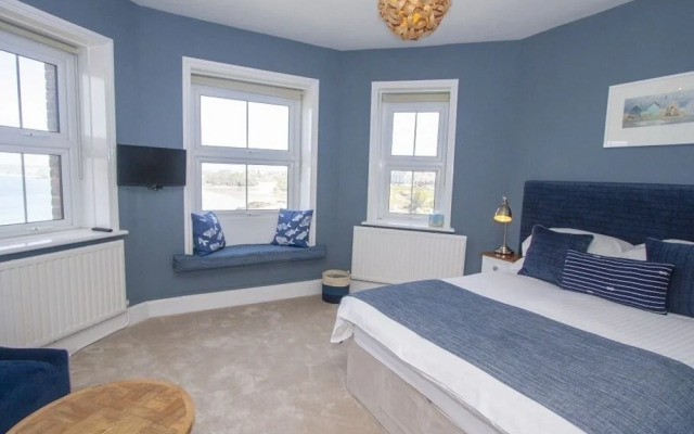 Cliff House B&B & The Moorings Apartments - Guest house