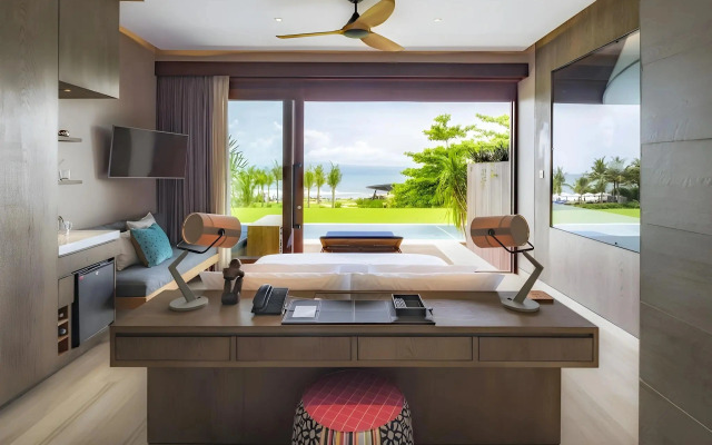 Hotel Komune and Beach Club Bali