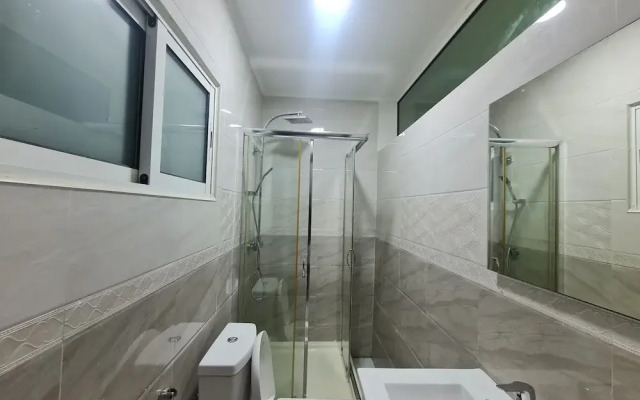 Guest House Sleeps 14 With Terrace