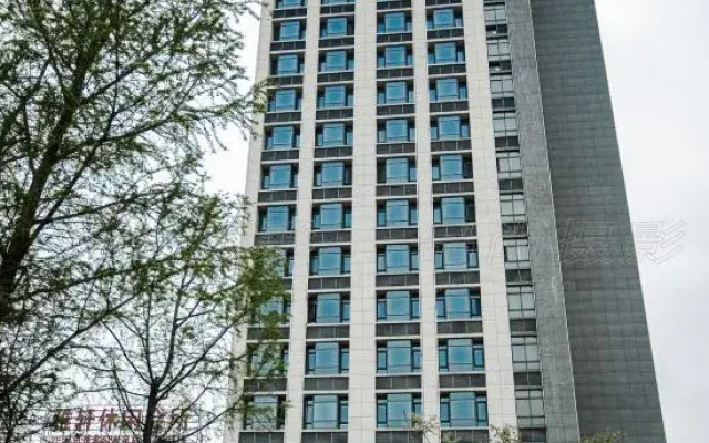 Ningbo Qianwan New Zone Haiyue Huantu NANYUAN INN Hotel (Dazhong Square)