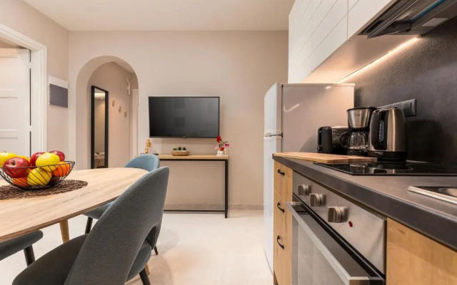 Rapanos Apartments