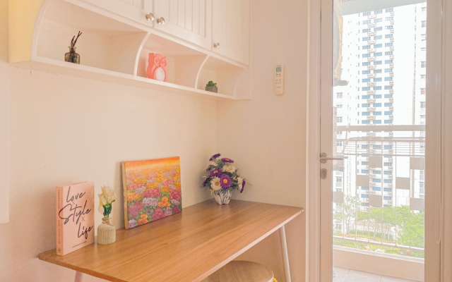 Warm And Homey 2Br Apartment Springlake Summarecon Bekasi