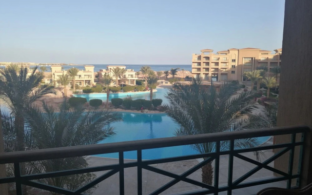 Sea view apartment with private beach