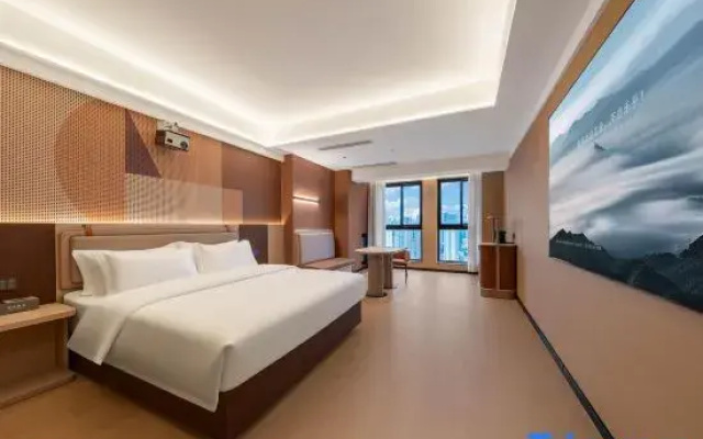 Zhengzhou Four Seasons Hampton Hotel (Henan Museum Baimiao Subway Station)