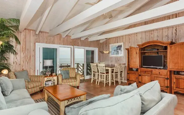 White Heron by Vacation Rental Pros