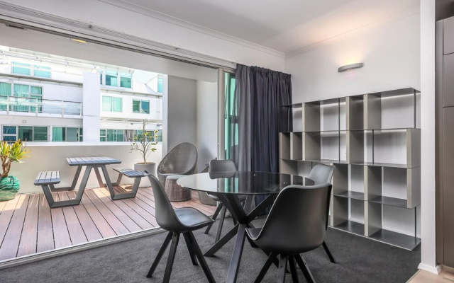 QV Modern Upscale Apartment w Wifi 1046