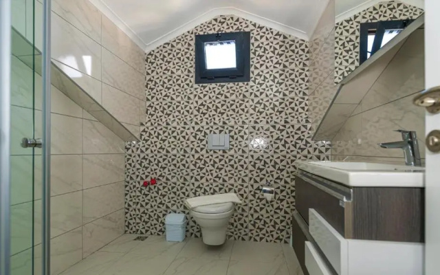 Hisar 2 - 4 Bedroom Holiday Villa in Hisarönü