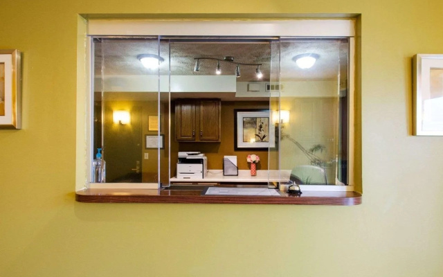 Red Lion Inn & Suites Olathe Kansas City