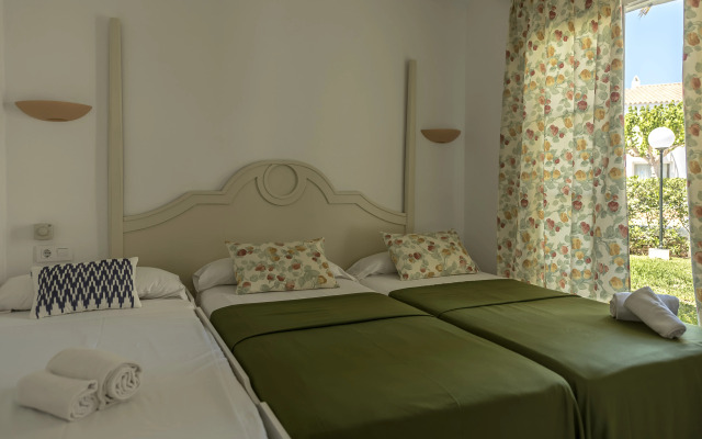 Apartamentos Las Brisas I & II