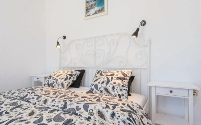 Beautiful Home in Zrnovo With Wifi and 3 Bedrooms