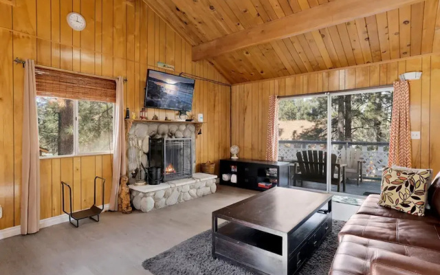 Sweet Cabin Home Gateway #2576