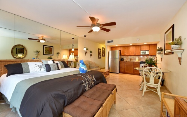Royal Kahana 104 Studio Bedroom Condo