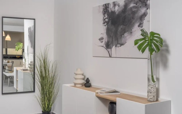Zen Central Luxury Apartment
