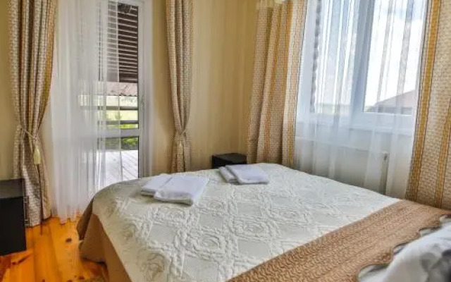 Hotel Avalon