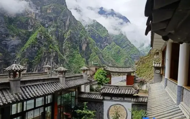 Shangri-La Tiger Leaping Gorge Fuyuange Farm