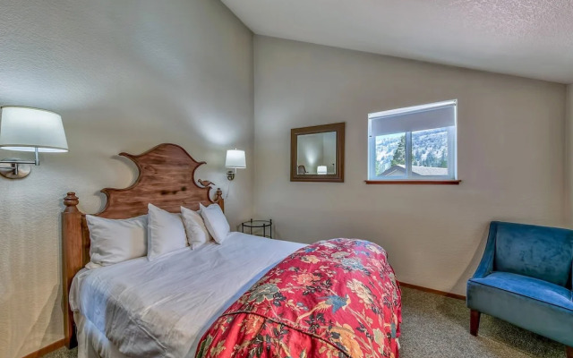 2br+ Loft Centrally Located Kirkwood Great Value 2 Bedroom Condo by RedAwning