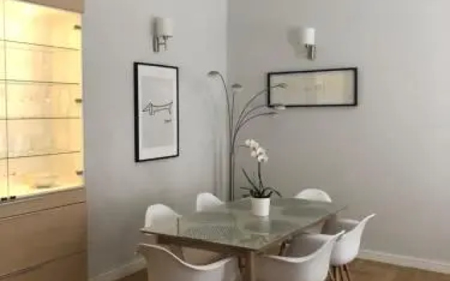 Supreme City Center Apartment