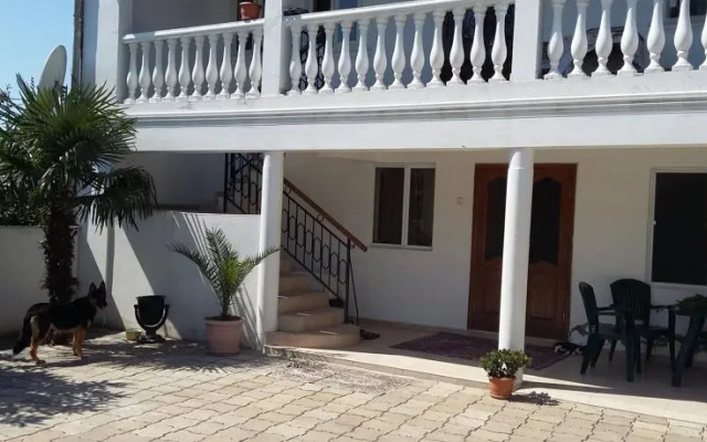 Guest House on Angisa