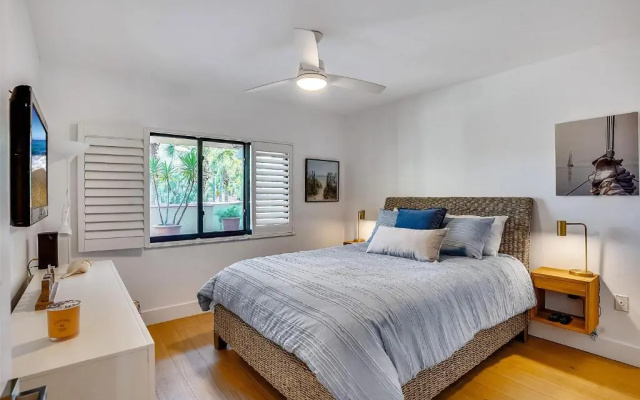 Land's End 11-203 Beach Front - Premier