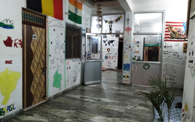 Zigzag Hostel Agra