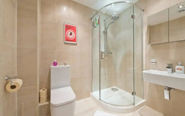 Dual-aspect 2 Bedroom Apartment