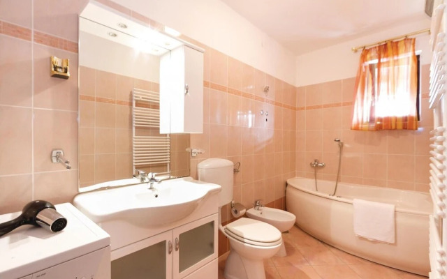Stunning Home in Pula With Wifi and 4 Bedrooms