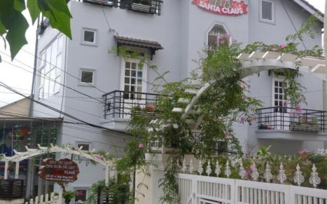 Отель Dalat Santa Claus Далат вид на фасад