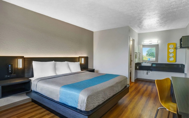Motel 6 Lexington East