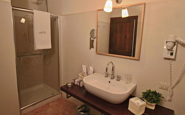 Modern Holiday Home in Foligno - Loc. With Pool