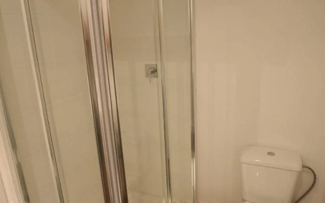 Travellers House - Hostel