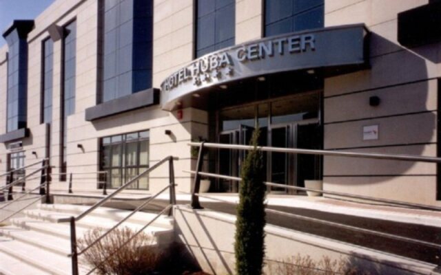 Отель Husa Center вид на фасад