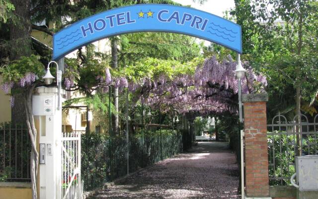 Hotel Capri Римини вид на фасад