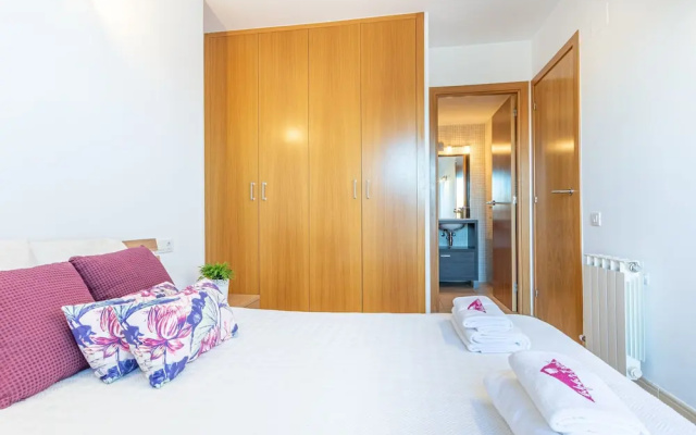 Apartment With 3 Bedrooms, sea Views and Pool