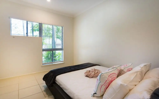 Cairns Beaches Home With Water View