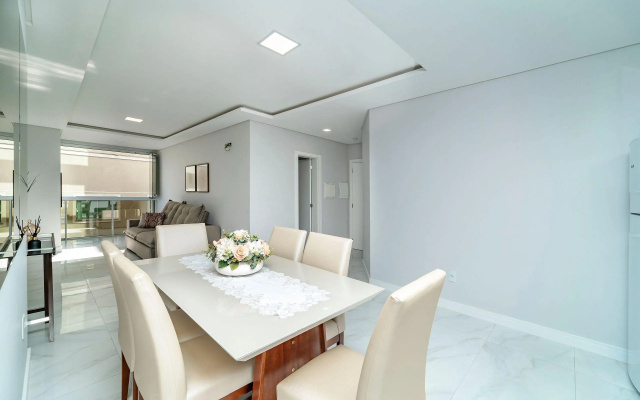 Lindo Apartamento com 2 suítes e piscina em Bombas 705