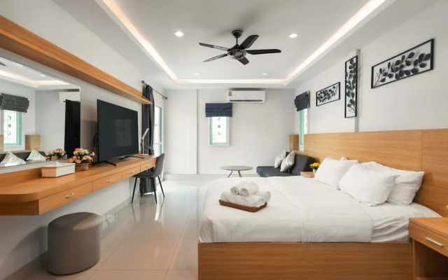 Luxury Pool Villa 6BR