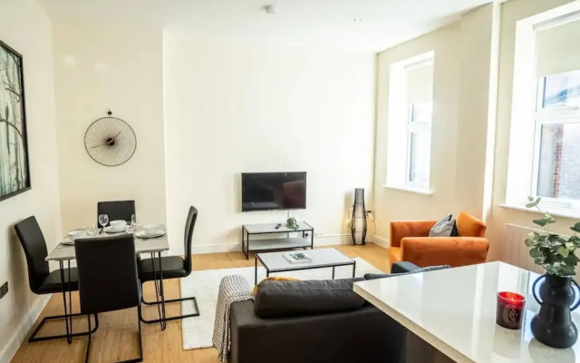 Contemporary One Bedroom Flat by Sojo Stay