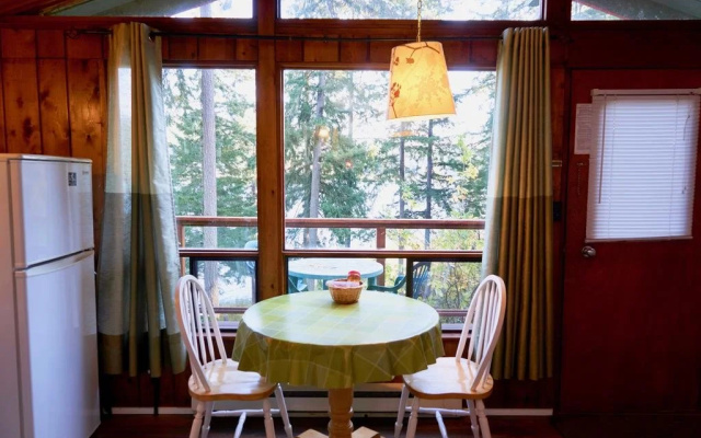 Maple Ridge Cottages