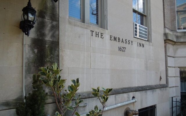 Отель Embassy Inn США, Вашингтон - 2 отзыва об отеле, цены и фото номеров - забронировать отель Embassy Inn онлайн вид на фасад