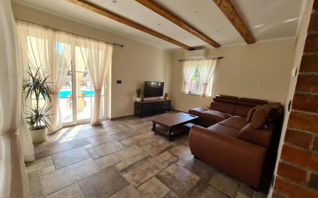 Lulu in Dobrinj With 4 Bedrooms and 4 Bathrooms