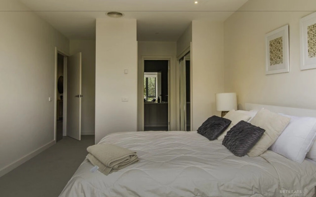 1 Pebble Place