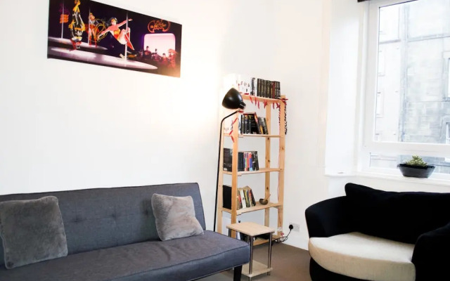 1 Bedroom Flat in the Gorgie Area