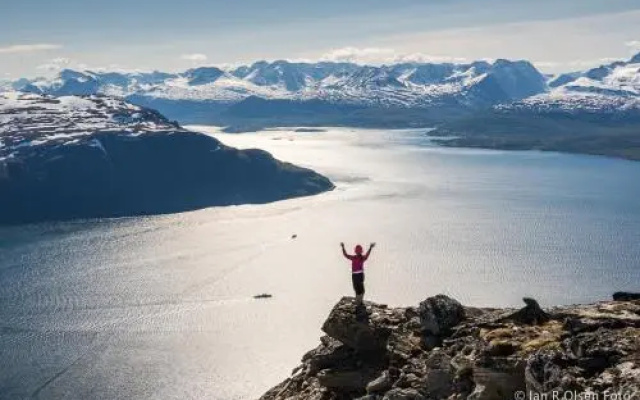 Lyngen House