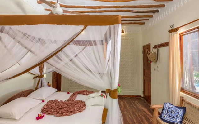 Hakuna Majiwe Beach Lodge