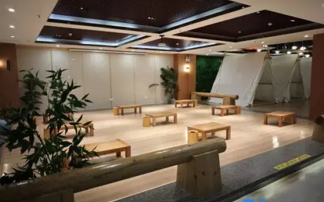 Qinglong Hot Spring Hotel