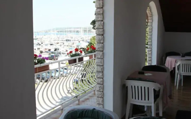 Mara Guest House
