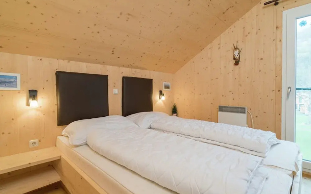 Appealing Chalet With hot tub